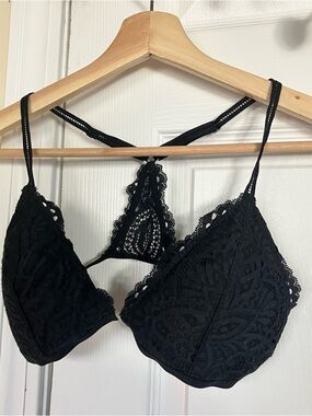 Gilly Hicks Black Lace Wireless Bralette with Racerback Detail